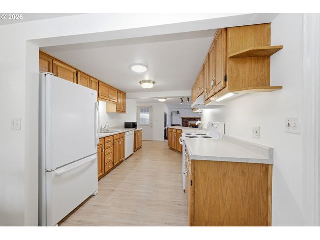 186 40TH St, Springfield, OR 97478