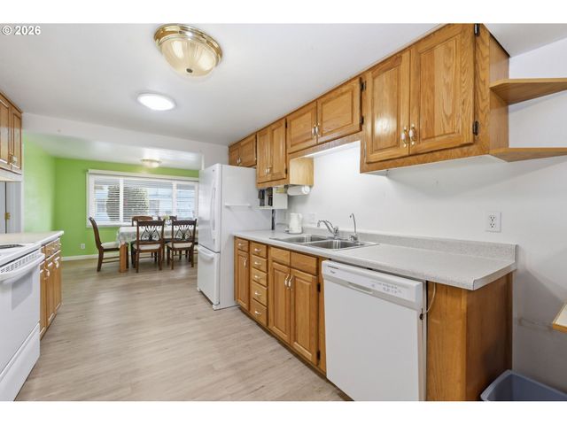 186 40TH St, Springfield, OR 97478