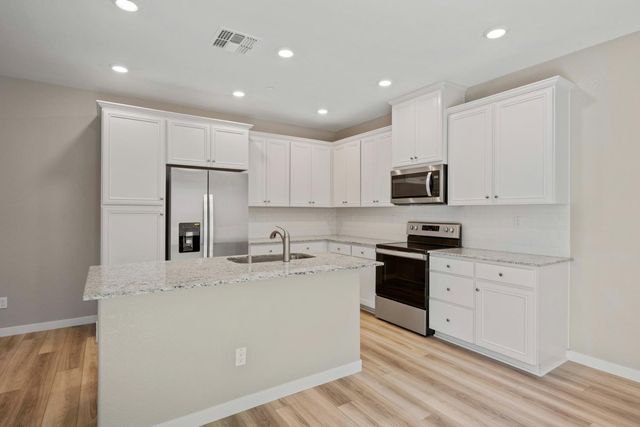 2524 Bog St, Lincoln, CA 95648