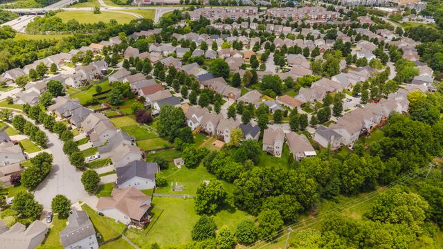 3052 Roundway Down Lane, Lexington, KY 40509