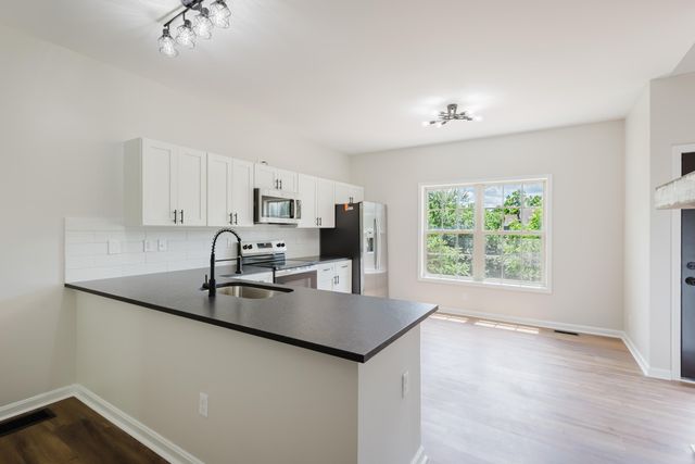 3052 Roundway Down Lane, Lexington, KY 40509