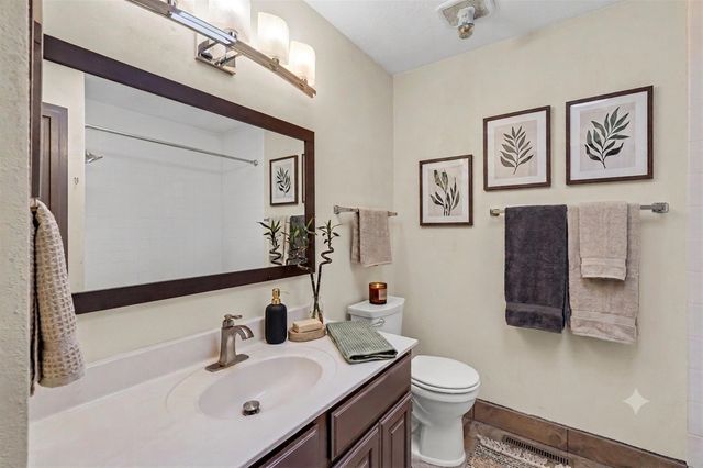 6412 Wilmington NE, Albuquerque, NM 87111