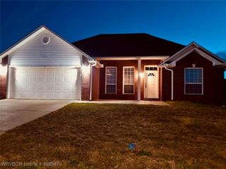 400 Bordeaux Circle, Fort Smith, AR 72908