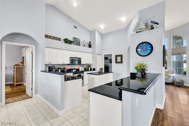 3908 SW 22nd PL, Cape Coral, FL 33914