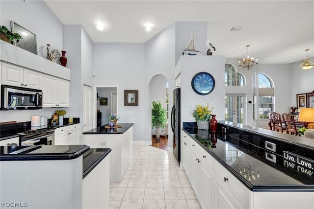 3908 SW 22nd PL, Cape Coral, FL 33914