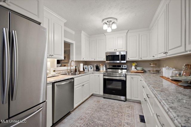 359 Saint Paul Street, Pearl, MS 39208