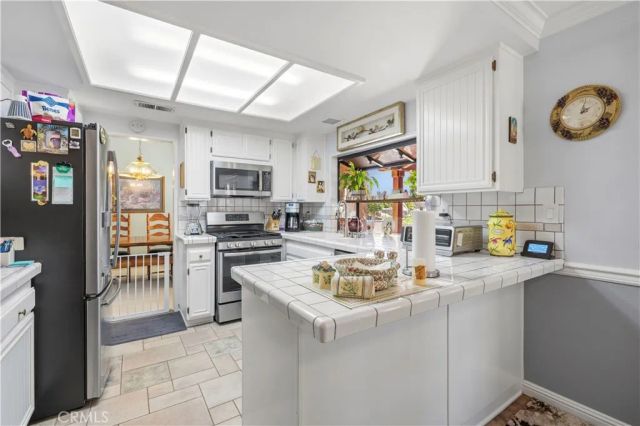 29065 Marilyn Dr, Canyon Country, CA 91387