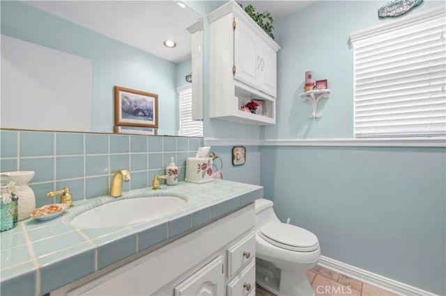 29065 Marilyn Dr, Canyon Country, CA 91387
