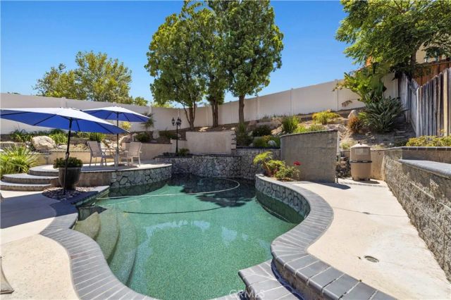 29065 Marilyn Dr, Canyon Country, CA 91387
