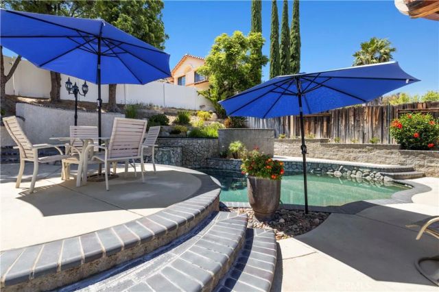 29065 Marilyn Dr, Canyon Country, CA 91387
