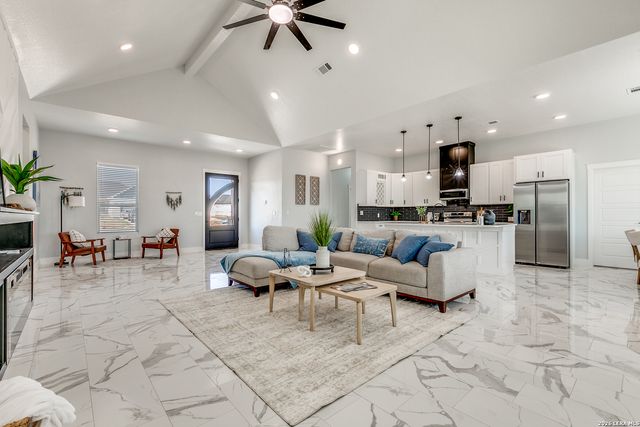 16934 Rancho Escondido, Atascosa, TX 78002