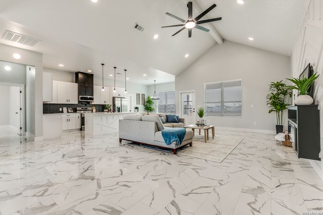 16934 Rancho Escondido, Atascosa, TX 78002