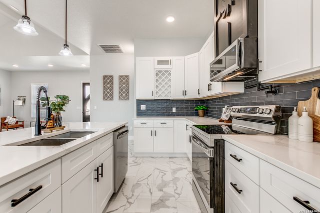 16934 Rancho Escondido, Atascosa, TX 78002