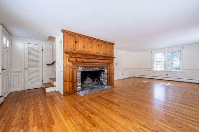 7 Pinefield Lane, South Dennis, MA 02660