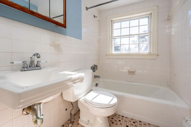 7 Pinefield Lane, South Dennis, MA 02660