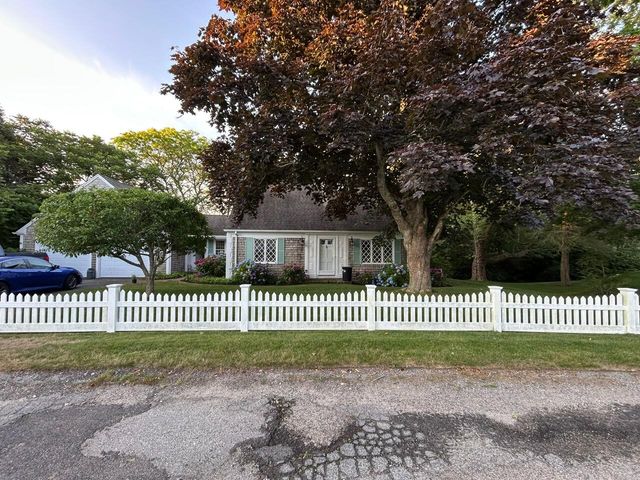 7 Pinefield Lane, South Dennis, MA 02660
