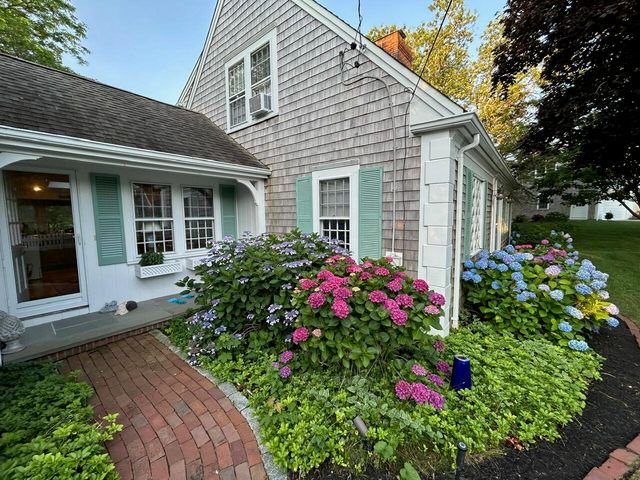 7 Pinefield Lane, South Dennis, MA 02660