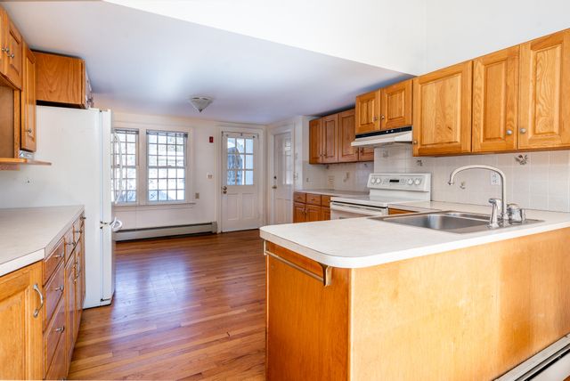 7 Pinefield Lane, South Dennis, MA 02660