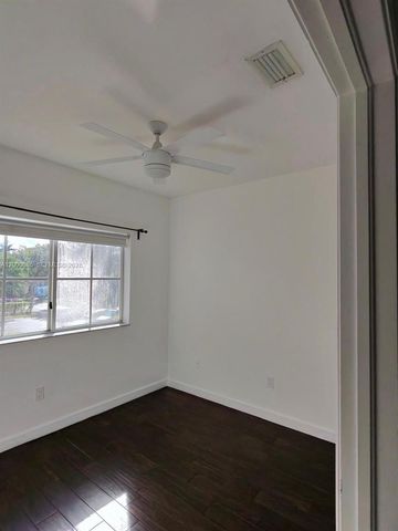 9009 SW 214th St 9009, Cutler Bay, FL 33189