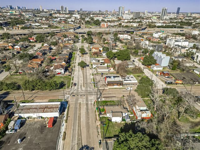 2407 Alabama Street, Houston, TX 77004