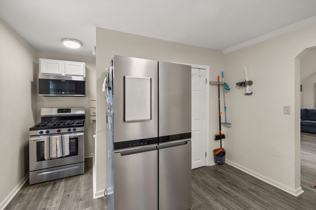 412 E Gray Street, Des Moines, IA 50315