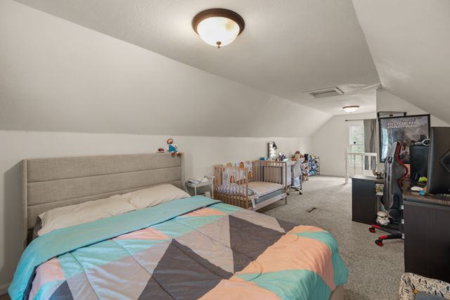 412 E Gray Street, Des Moines, IA 50315