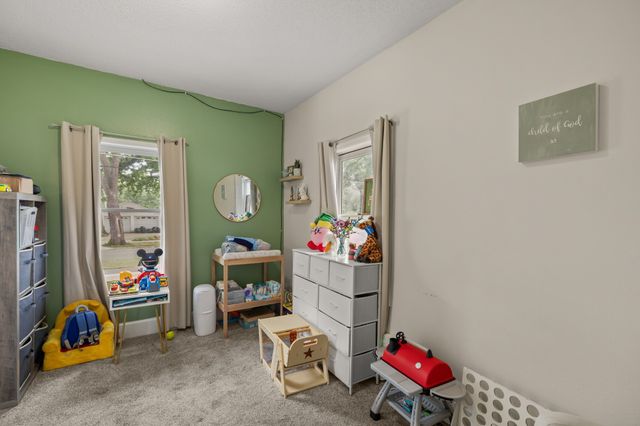 412 E Gray Street, Des Moines, IA 50315