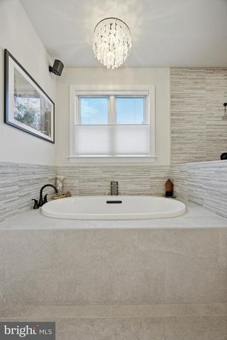 232 S SUGAN, New Hope, PA 18938