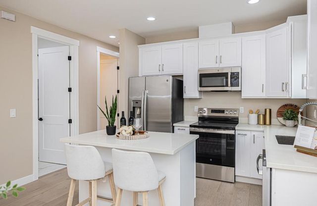 2516 Parkland Court, Santa Clara, CA 95051