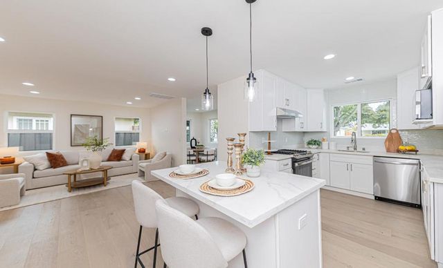 2516 Parkland Court, Santa Clara, CA 95051