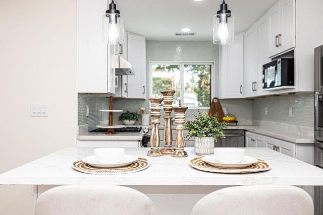 2516 Parkland Court, Santa Clara, CA 95051