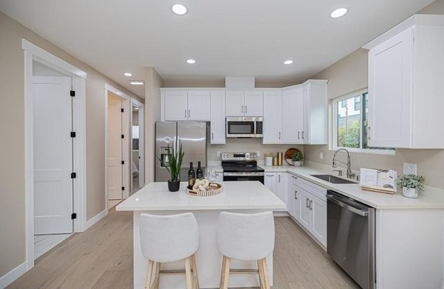 2516 Parkland Court, Santa Clara, CA 95051