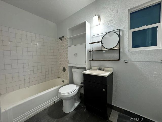 2110 Linden Avenue, Long Beach, CA 90806