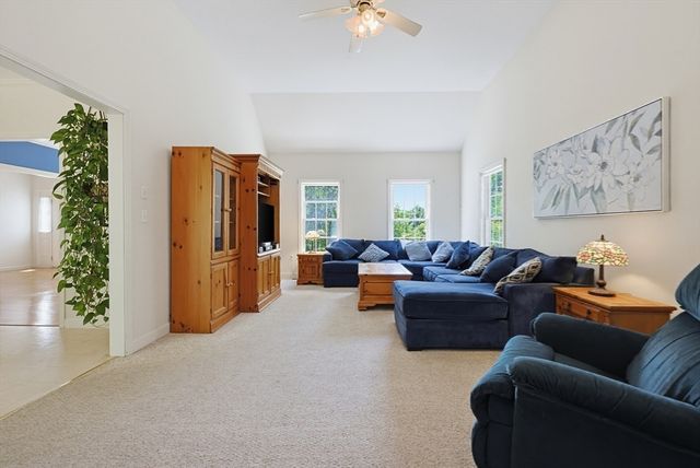 225 Daniels St, Franklin, MA 02038