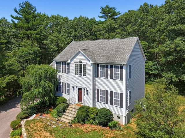 225 Daniels St, Franklin, MA 02038