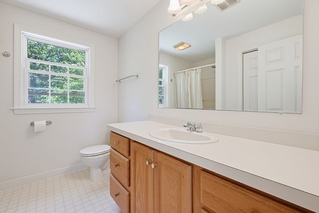 225 Daniels St, Franklin, MA 02038
