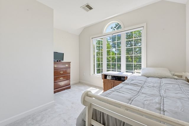 225 Daniels St, Franklin, MA 02038