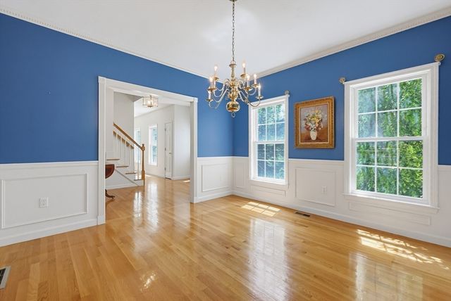 225 Daniels St, Franklin, MA 02038