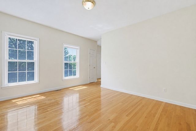 225 Daniels St, Franklin, MA 02038