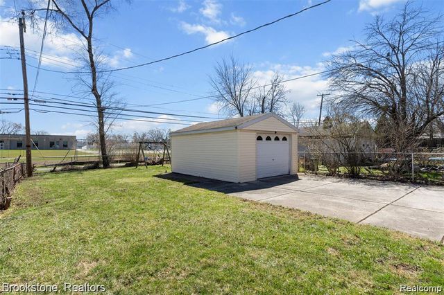 9956 Arnold Street, Redford, MI 48239