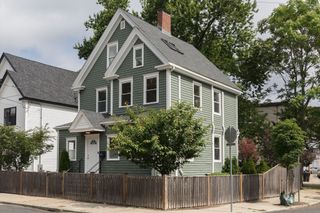 27 Round Hill St, Boston, MA 02130