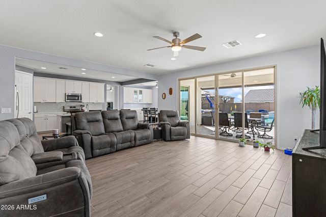 18625 W SELDON Lane, Waddell, AZ 85355