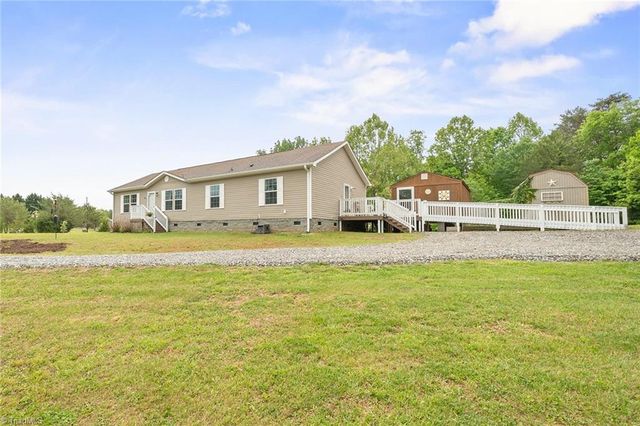 2517 Horseshoe Road, Westfield, NC 27053
