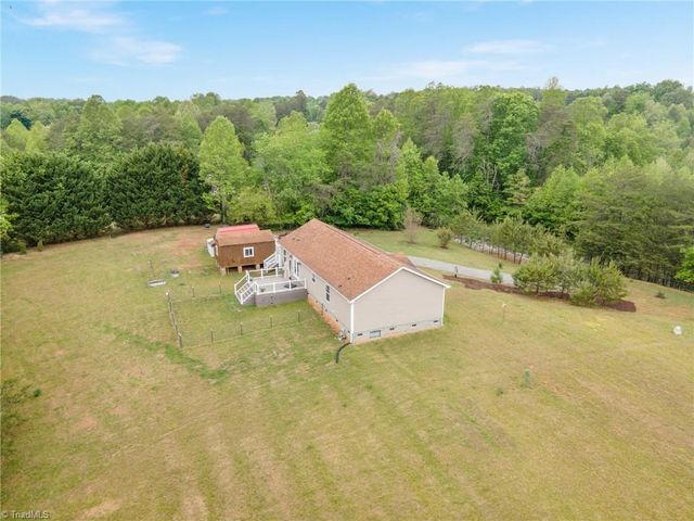 2517 Horseshoe Road, Westfield, NC 27053