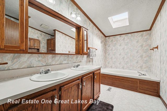 760 Doro Lane, Saginaw, MI 48604