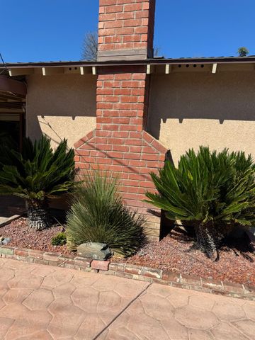 1043 E Adams Ave, Los Banos, CA 93635