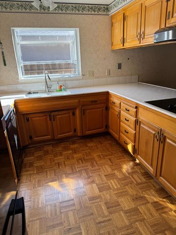 1043 E Adams Ave, Los Banos, CA 93635