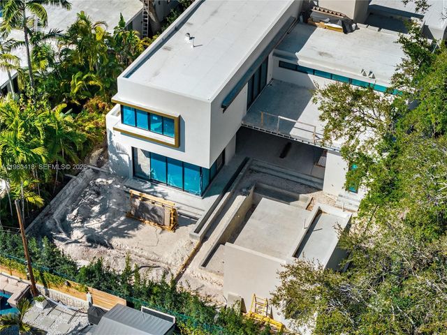 820 NE 111th St, Biscayne Park, FL 33161