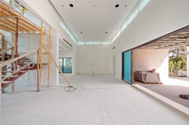 820 NE 111th St, Biscayne Park, FL 33161