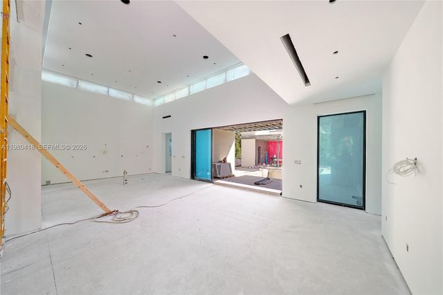 820 NE 111th St, Biscayne Park, FL 33161